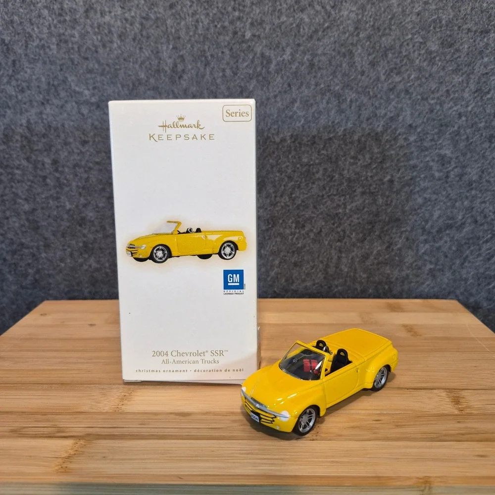 2004 Chevrolet SSR Hallmark Keepsake 2009 All-American Trucks Ornament
